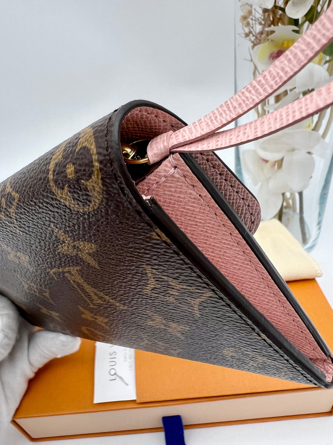 LOUIS VUITTON EMILIE  WALLET ( RFID )