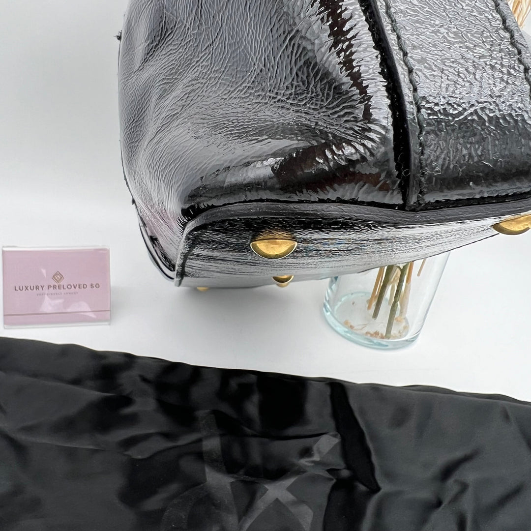 YVES SAINT LAURENT MUSE PATENT LEATHER HAND BAG