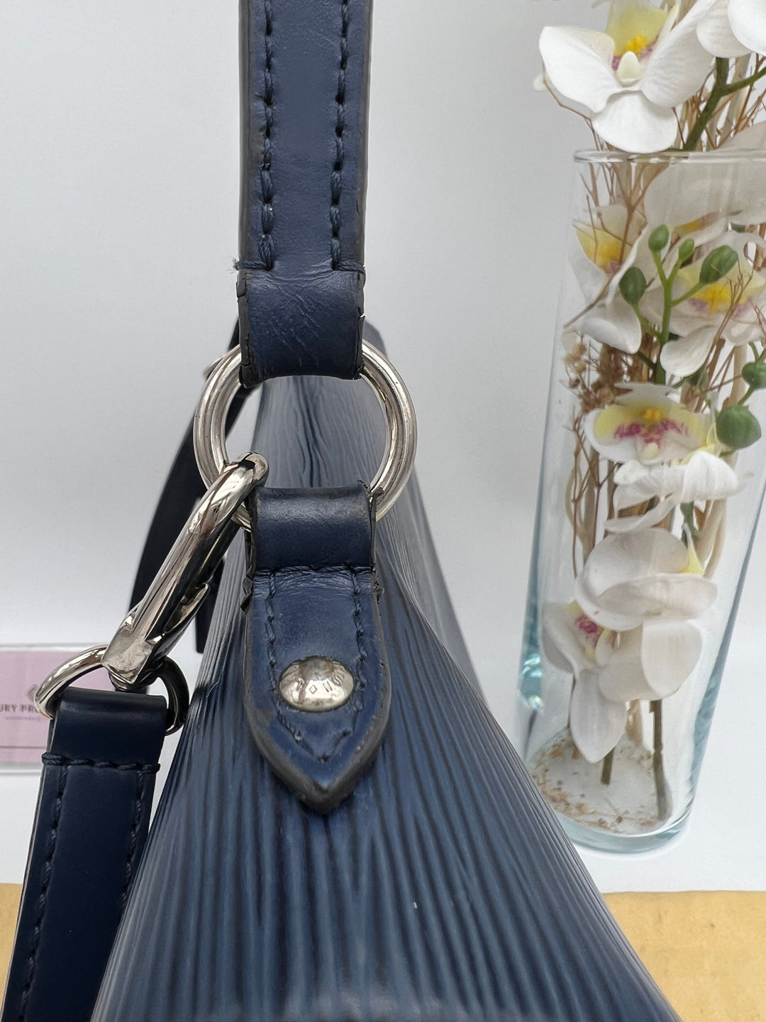 LOUIS VUITTON CLUNY EPI 2 WAY