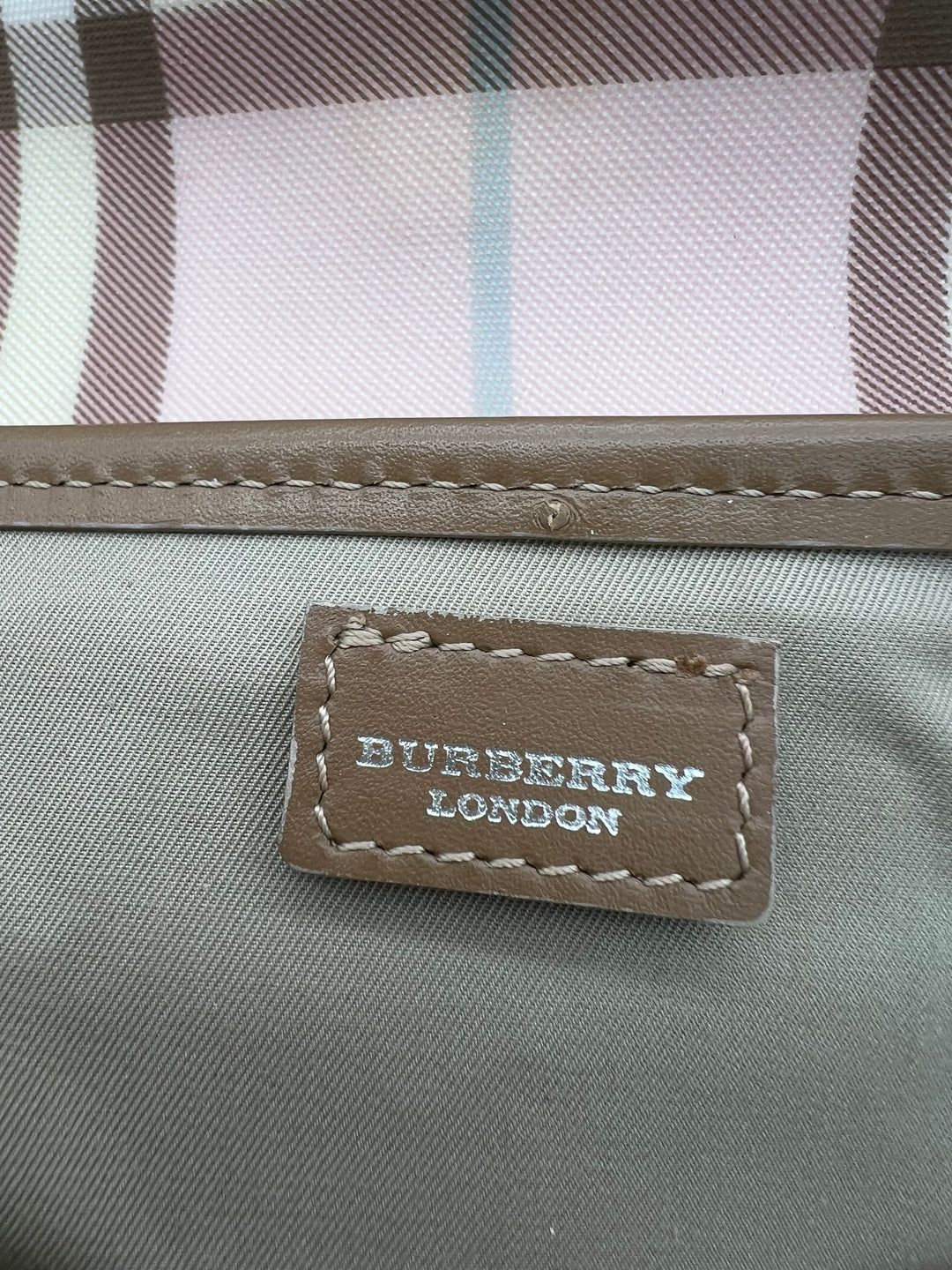 BURBERRY LONDON PVC SLING BAG