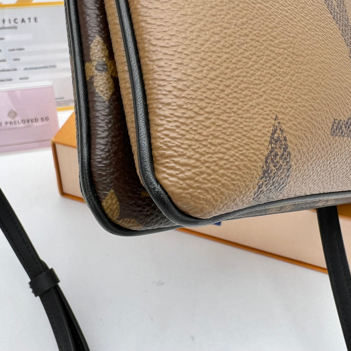 LOUIS VUITTON TWIN POCHETTE REVERSE