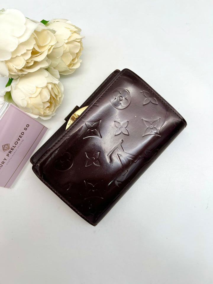 LOUIS VUITTON KISSLOCK WALLET VERNIS