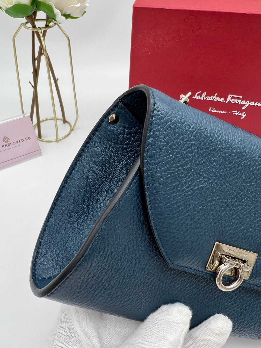 FERRAGAMO GANCINI FLAP SLING BAG