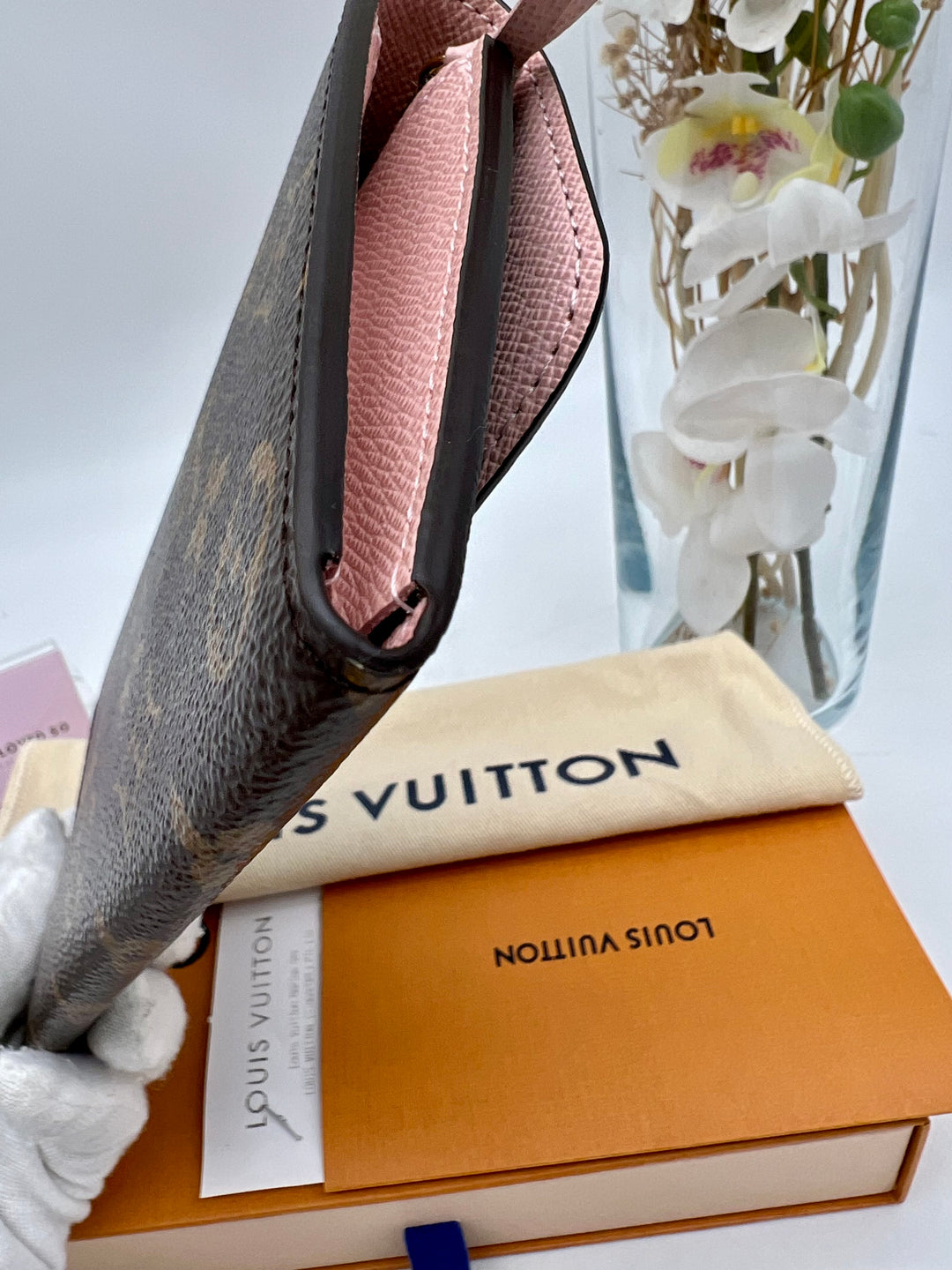 LOUIS VUITTON EMILIE  WALLET ( RFID )