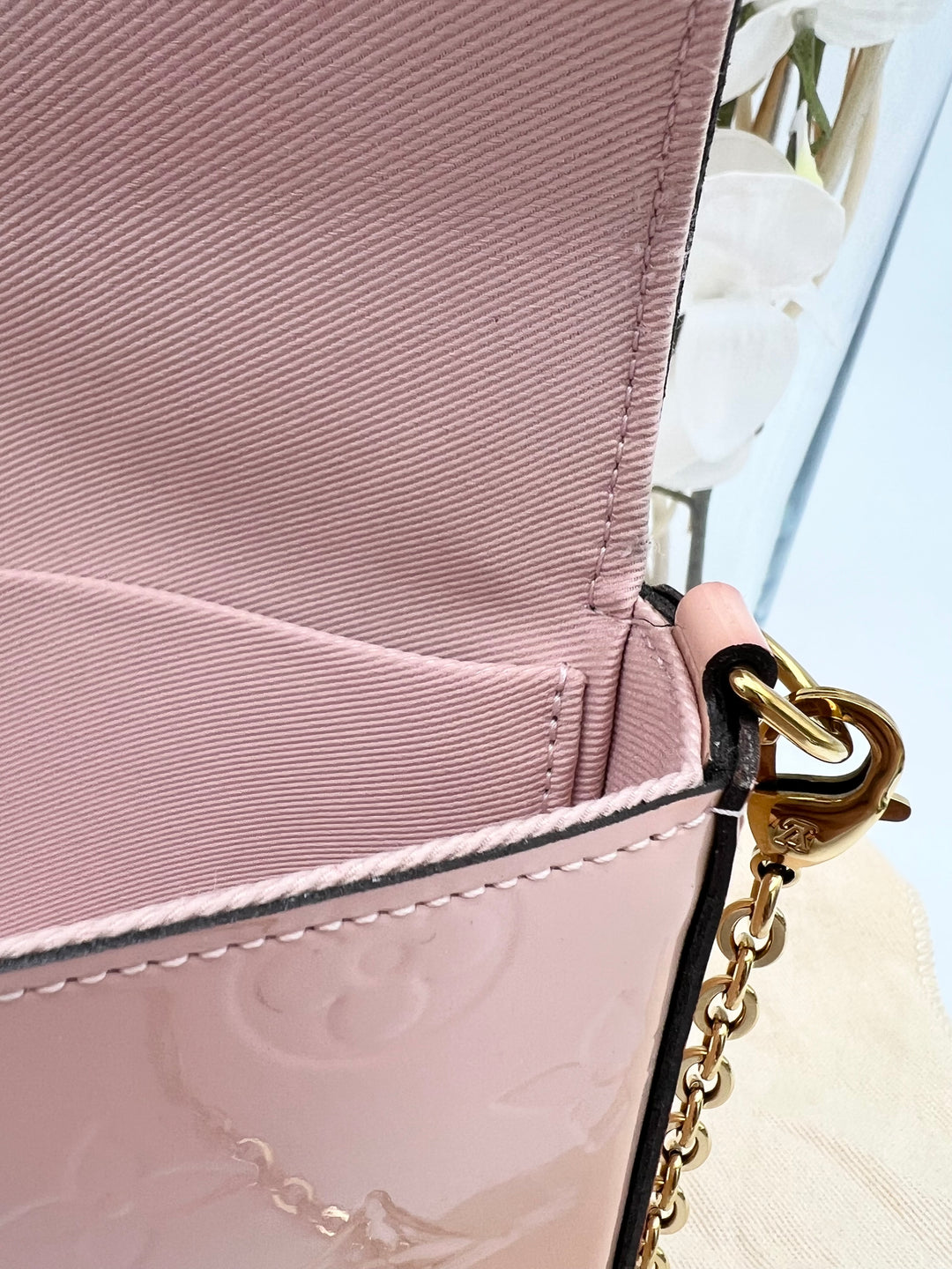 LOUIS VUITTON FELICIE IN PINK PATENT LEATHER