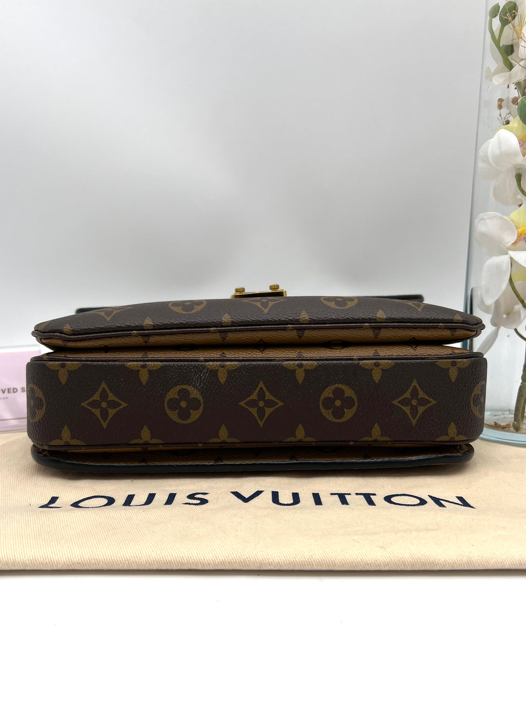 LOUIS VUITTON POCHETTE METIS MONOGRAM REVERSED