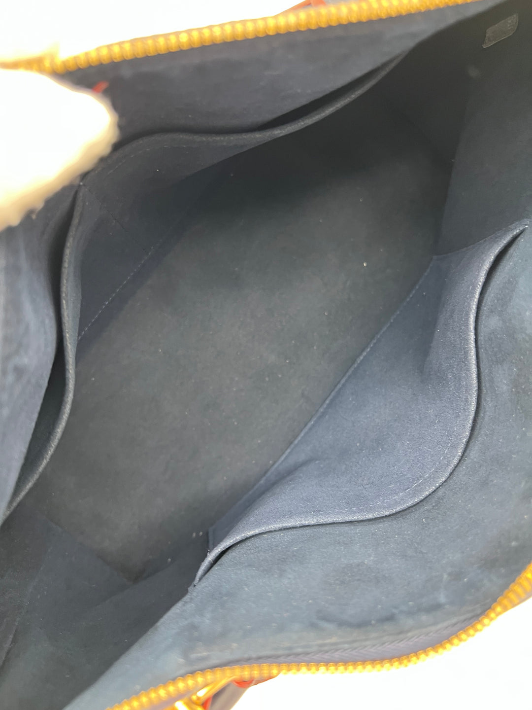 LOUIS VUITTON V TOTE MARINE ROUGE MM EMPRIENTE