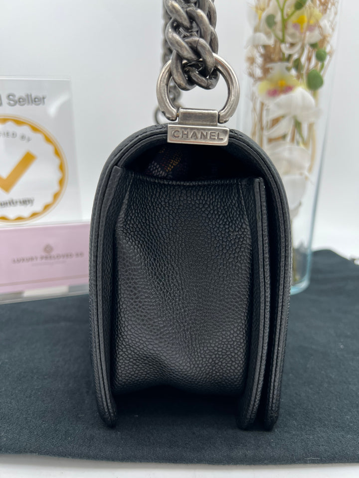 CHANEL CAVIAR OLD MEDIUM BOY