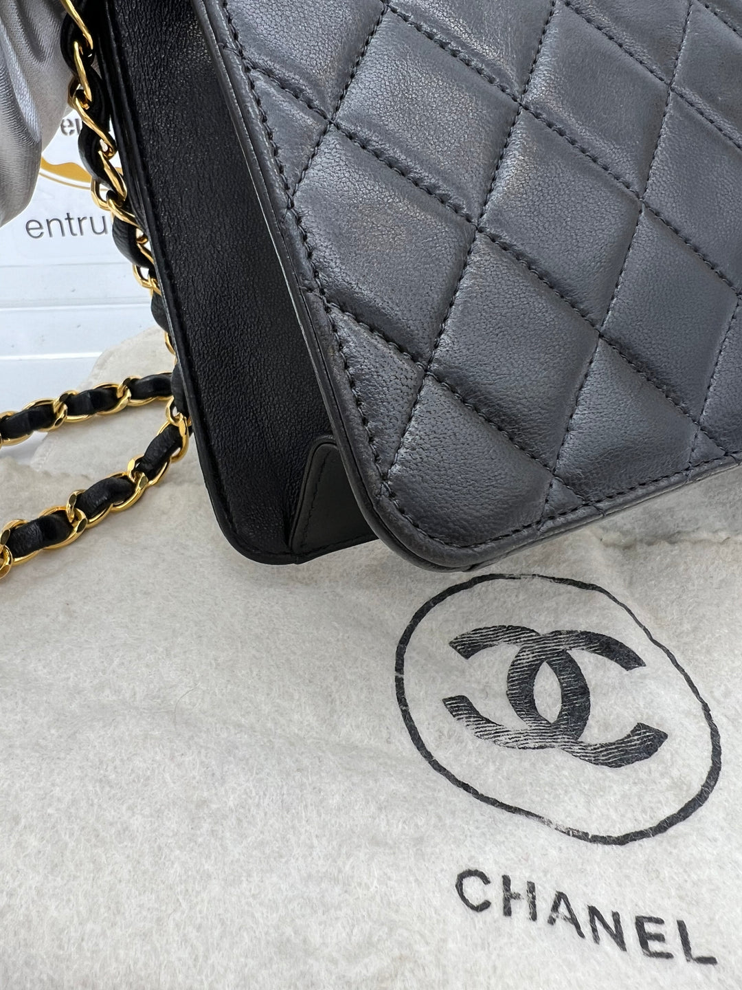 CHANEL BLACK MATALESSE PUSH LOCK CHAIN SHOULDER BAG