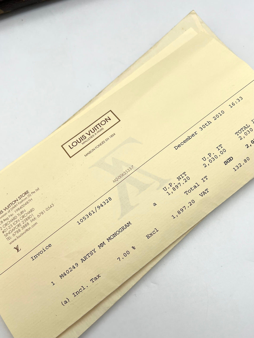 LOUIS VUITTON ARTSY MONOGRAM MM