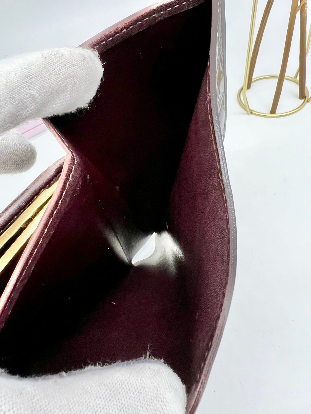 LOUIS VUITTON KISSLOCK WALLET VERNIS