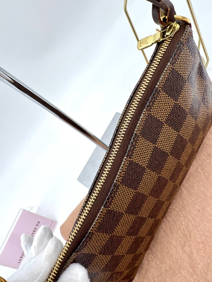 LOUIS VUITTON POCHETTE ACCESSORIES DAMIER