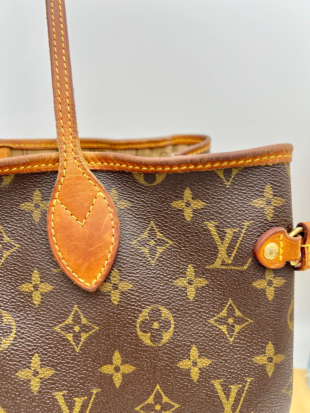 LOUIS VUITTON GM MONOGRAM