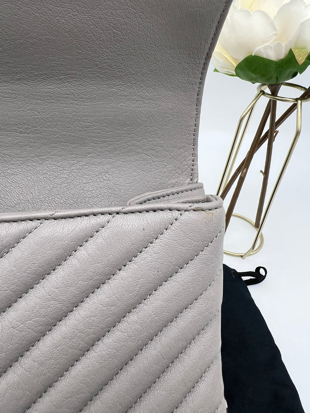 YVES SAINT LAURENT COLLEGE CHEVRON QUILTED BAG SHW MEDIUM