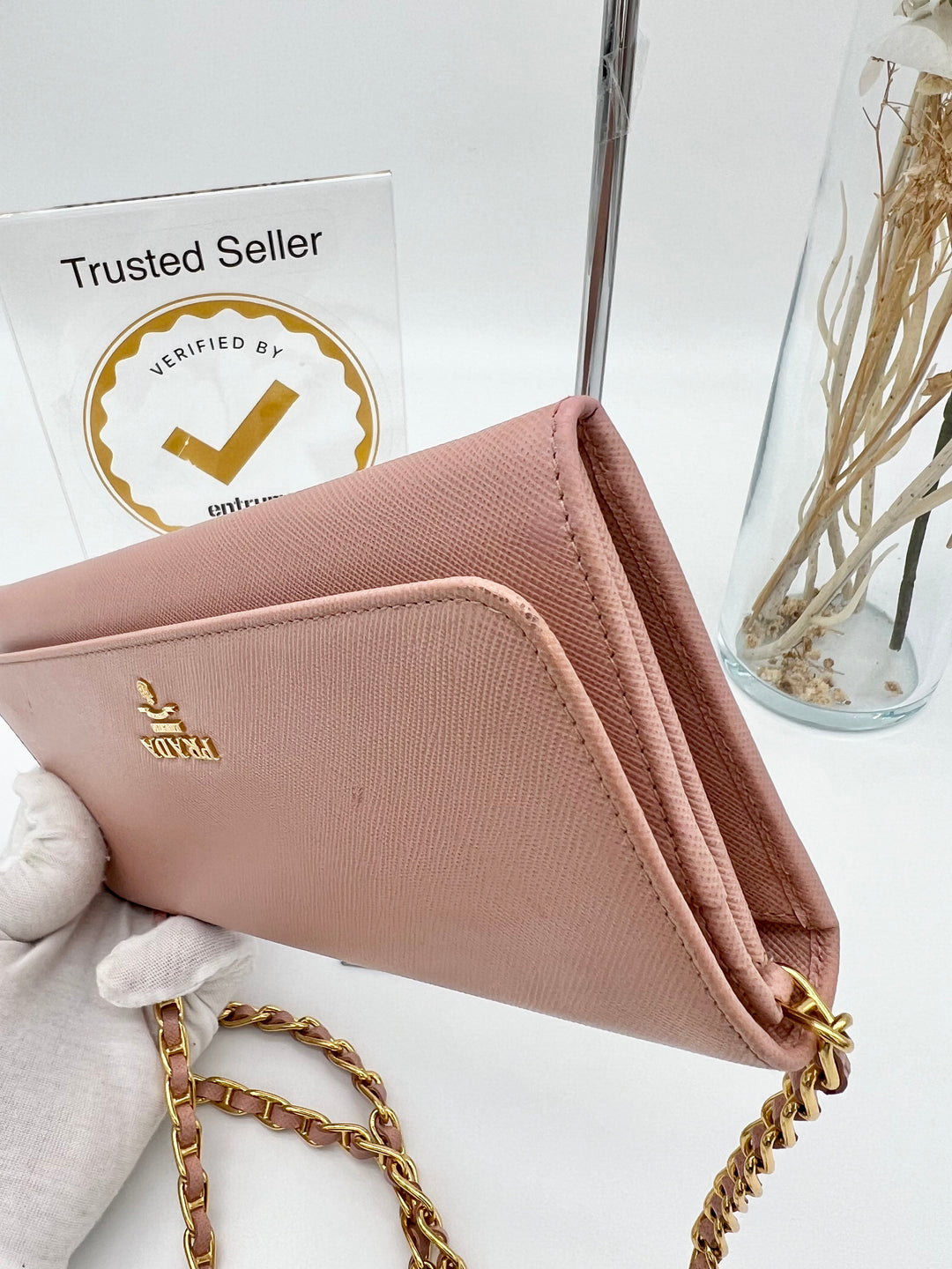 PRADA SAFFIANO WALLET ON CHAIN