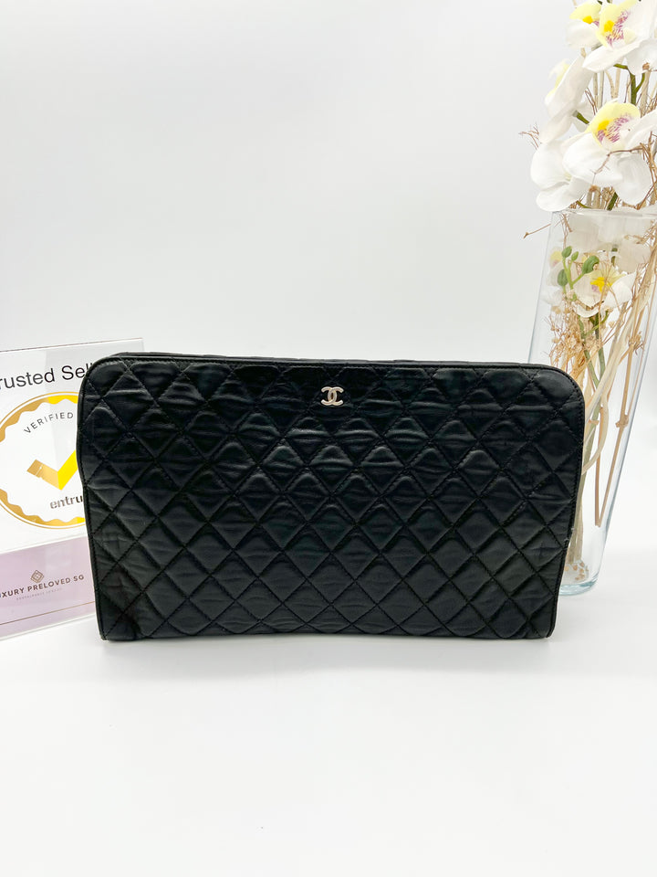 CHANEL VINTAGE CLUTCH LARGE LAMBSKIN