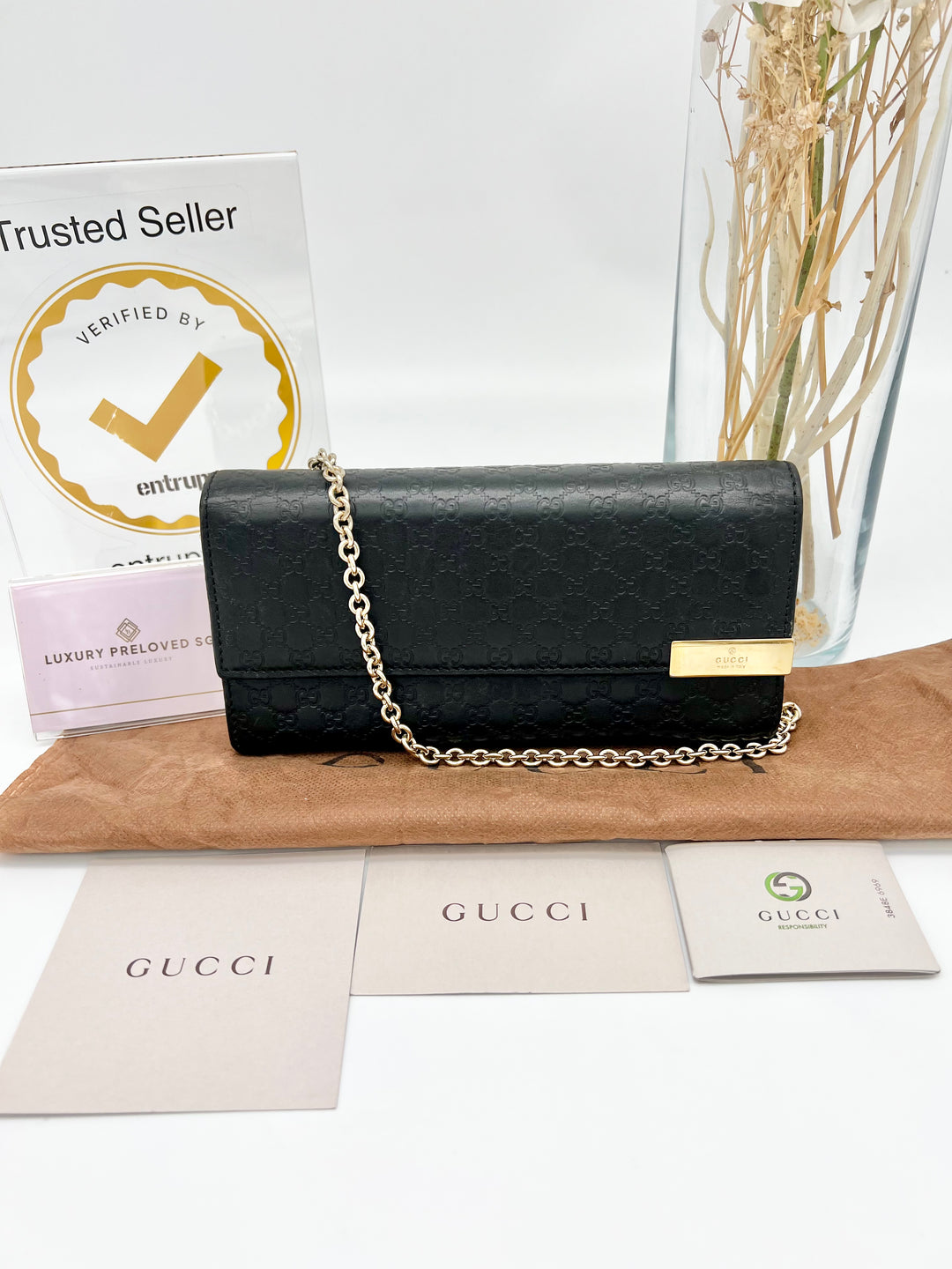 GUCCI WALLET ON CHAIN