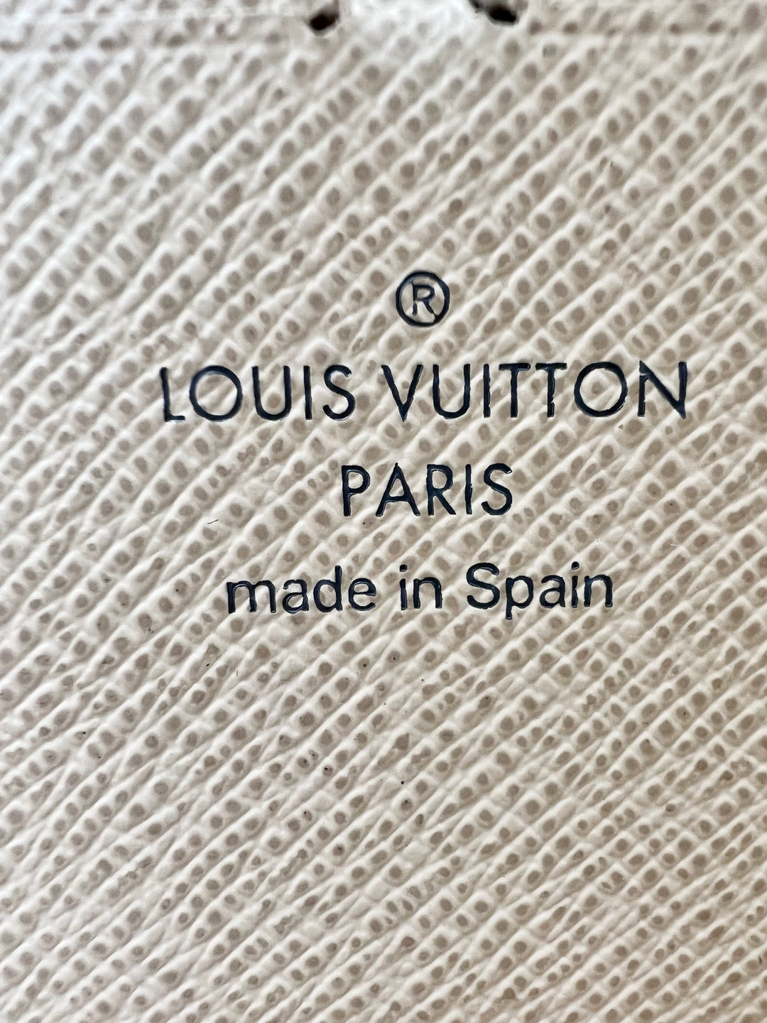 LOUIS VUITTON AZUR CLEMENCE LONG ZIP WALLET