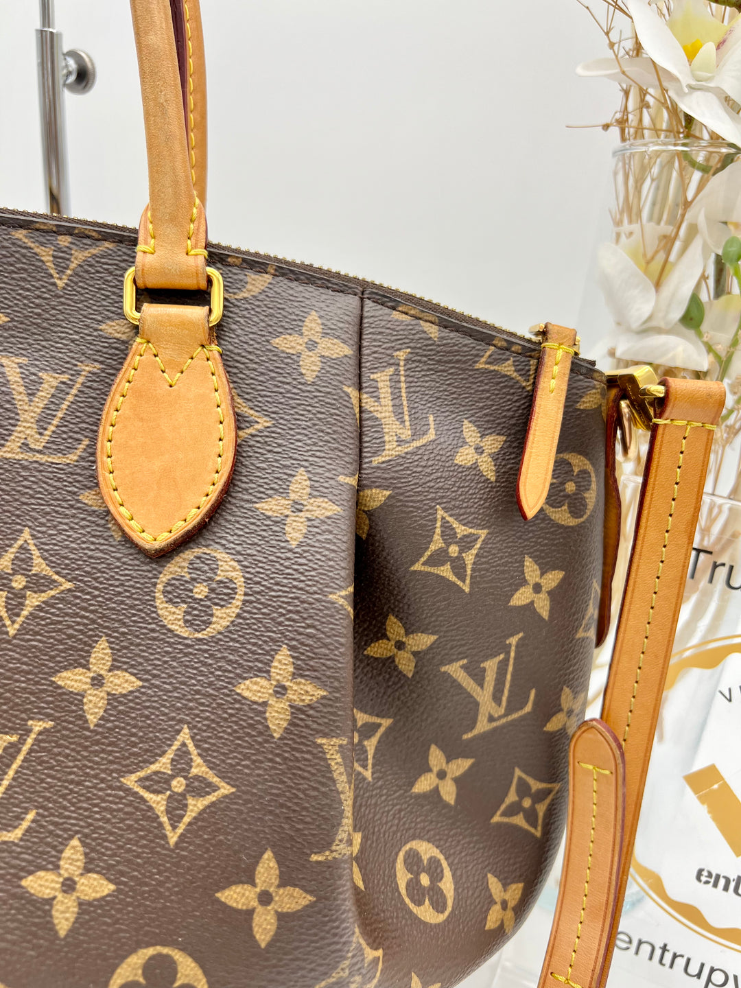 LOUIS VUITTON TURENNE MONOGRAM