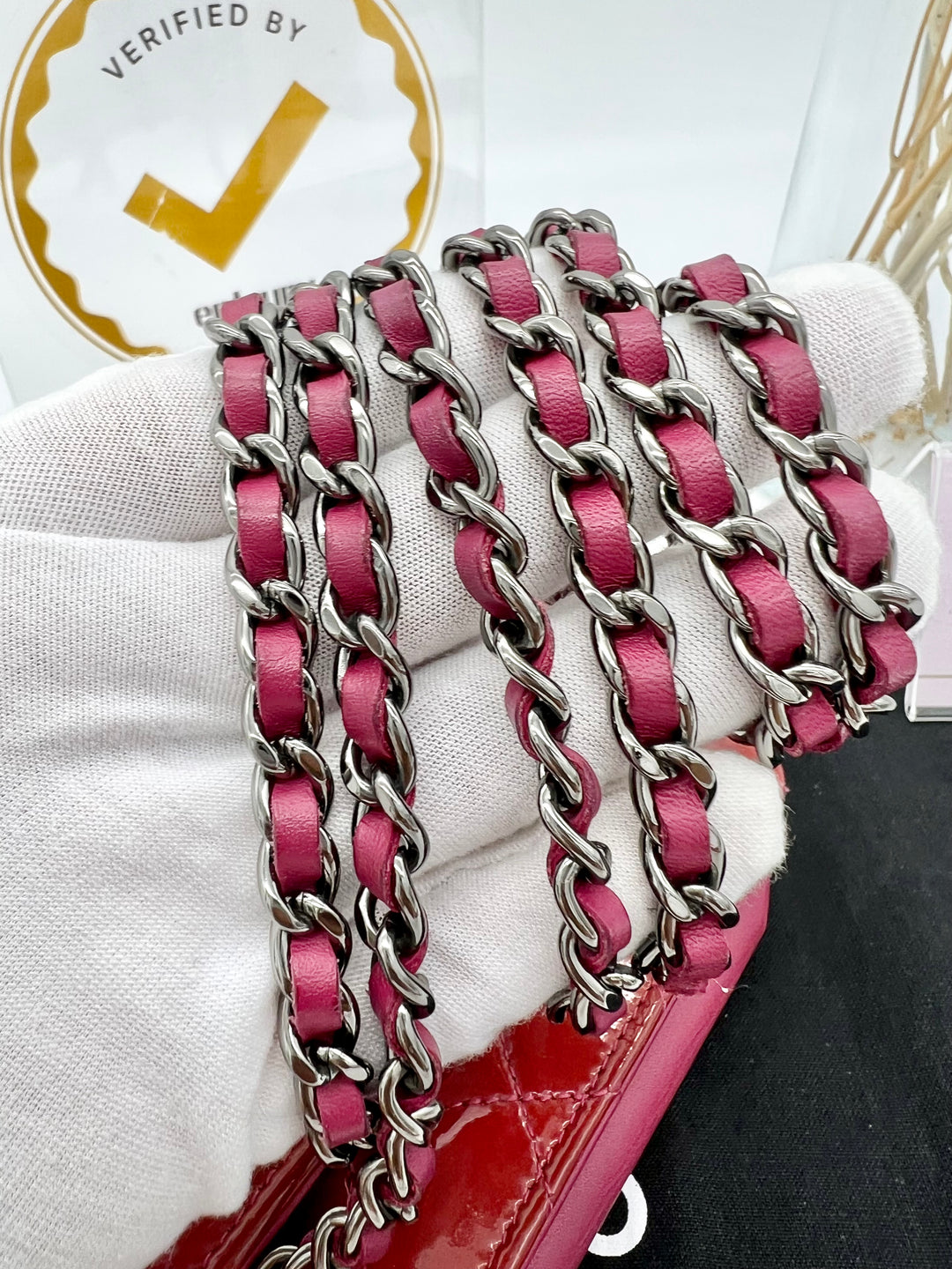 CHANEL PATENT WALLET ON CHAIN
