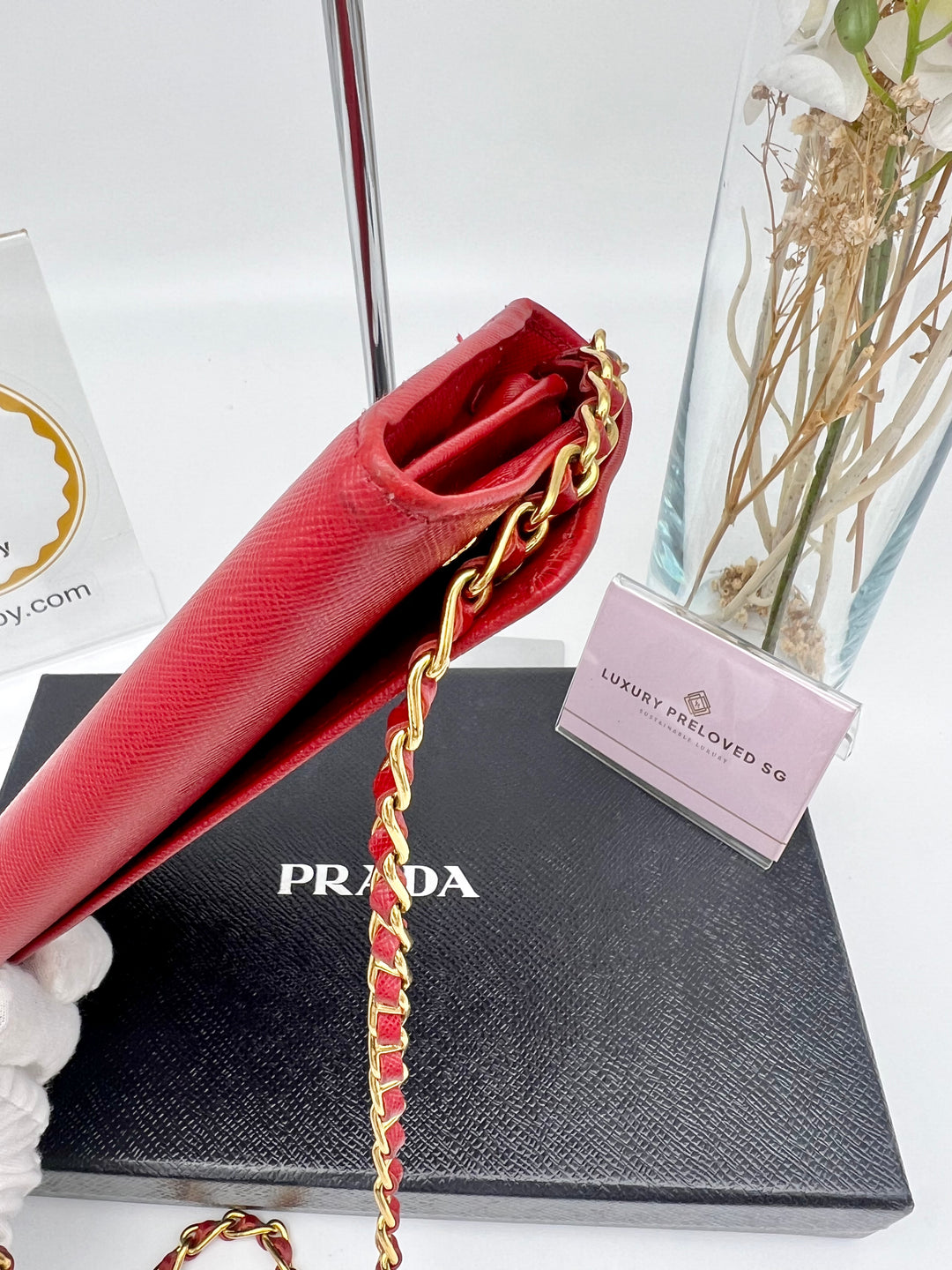 PRADA SAFFIANO WALLET ON CHAIN