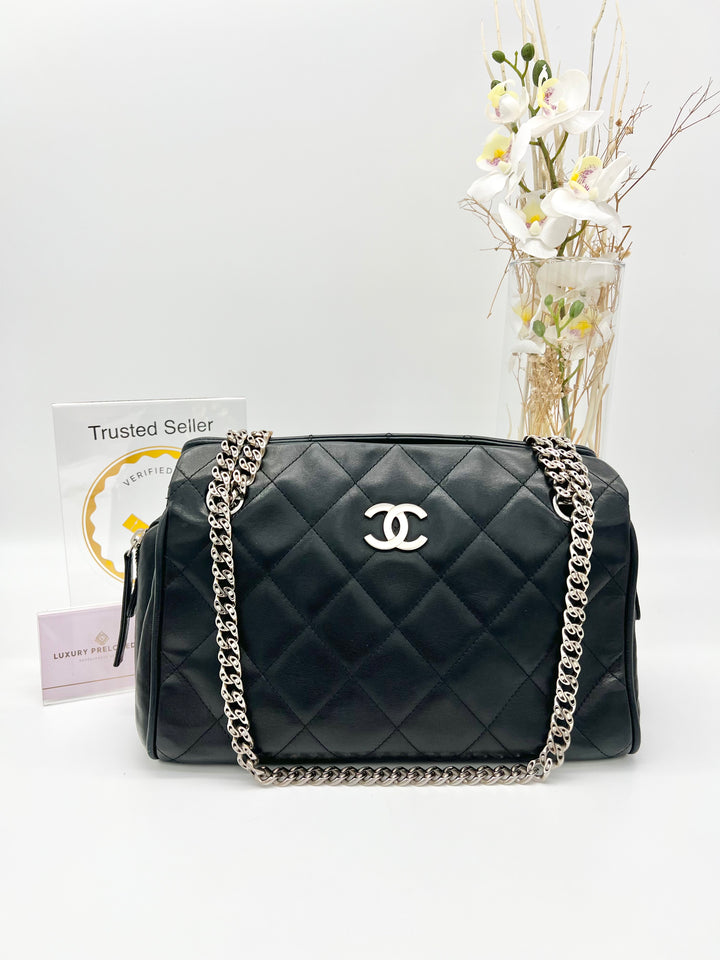 CHANEL VINTAGE QUILTED SHOULDER BAG