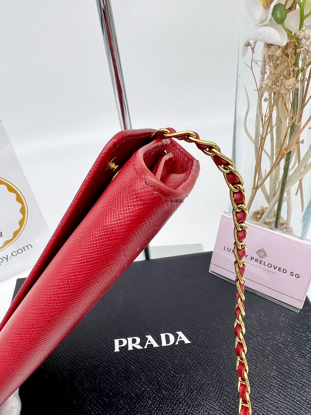 PRADA SAFFIANO WALLET ON CHAIN