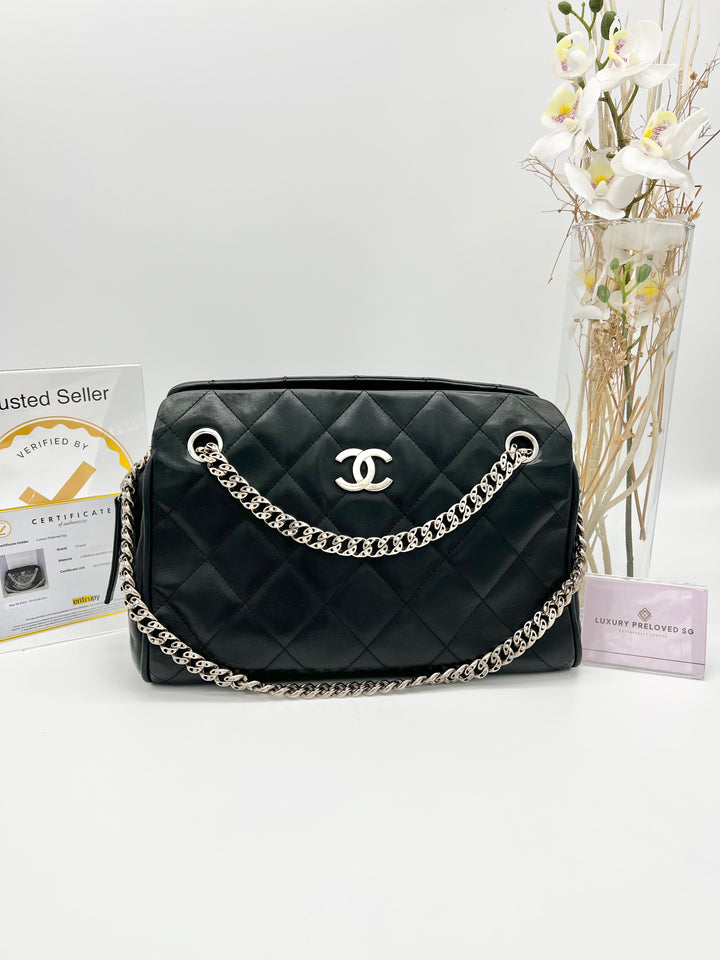 CHANEL VINTAGE QUILTED SHOULDER BAG