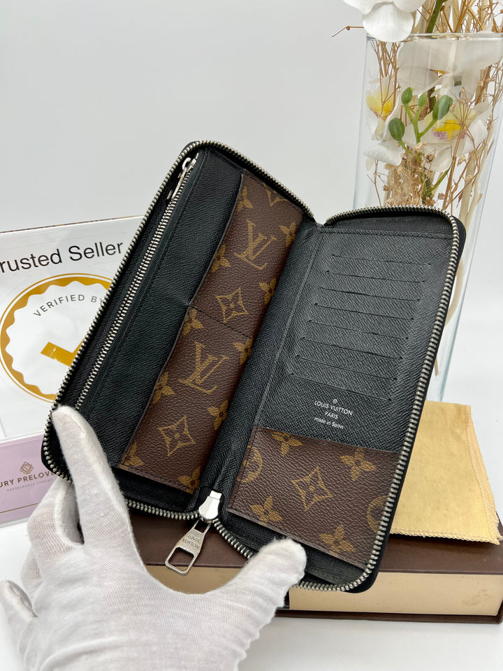 LOUIS VUITTON MONOGRAM MACASSAR WALLET