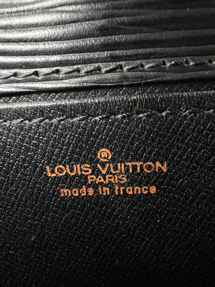 LOUIS VUITTON EPI LENA CLUTCH