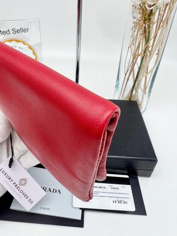 PRADA  CLUTCH LEATHER