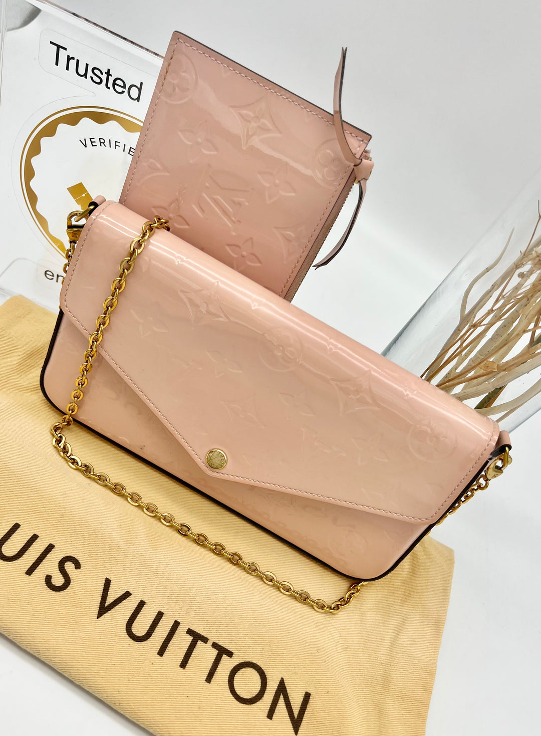 LOUIS VUITTON FELICIE IN PINK PATENT LEATHER