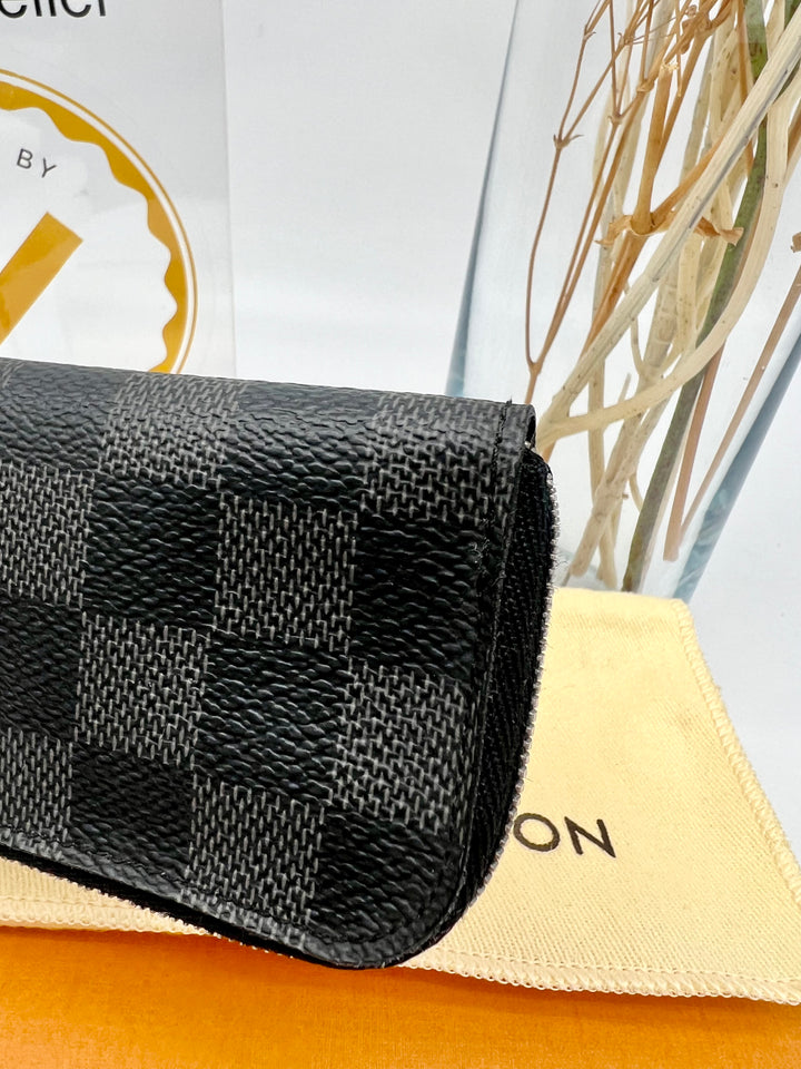 LOUIS VUITTON GRAPHITE CLES