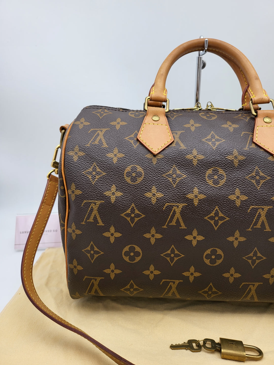 LOUIS VUITTON BANDOULIERE 30 MONOGRAM