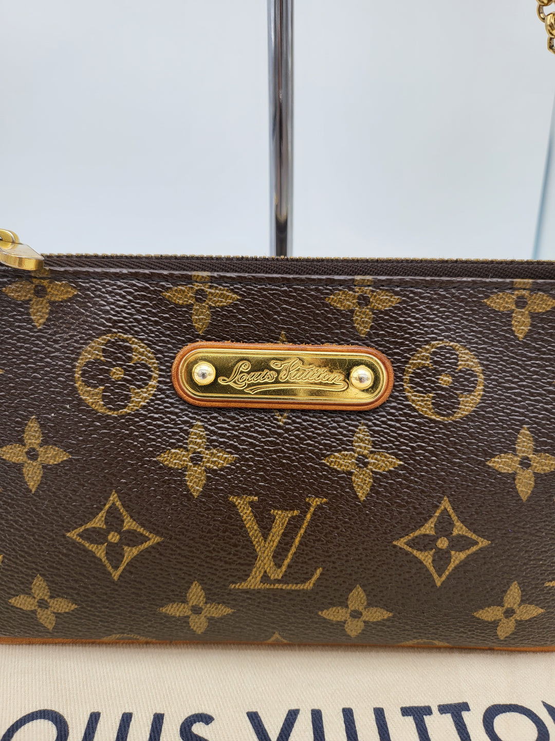 LOUIS VUITTON MILLA MM POCHETTE MONOGRAM