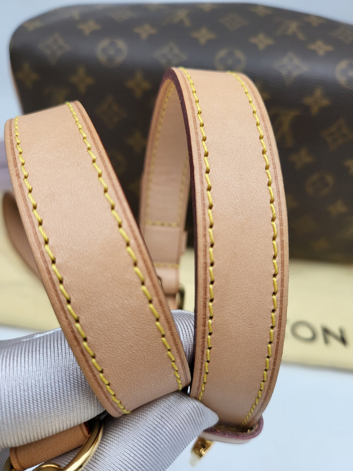 LOUIS VUITTON BANDOULIERE 30 MONOGRAM