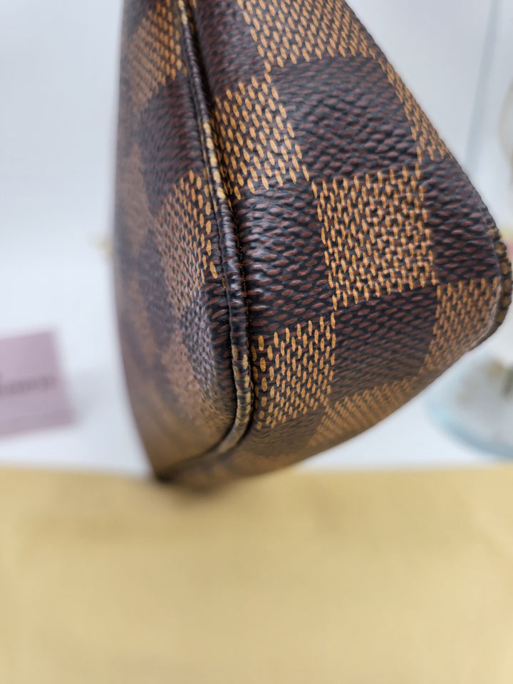 LOUIS VUITTON POCHETTE ACCESSORIES DAMIER