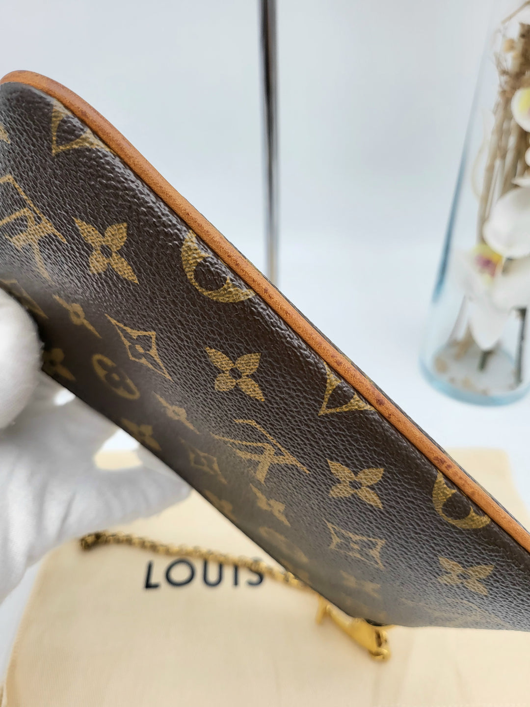 LOUIS VUITTON MILLA MM POCHETTE MONOGRAM