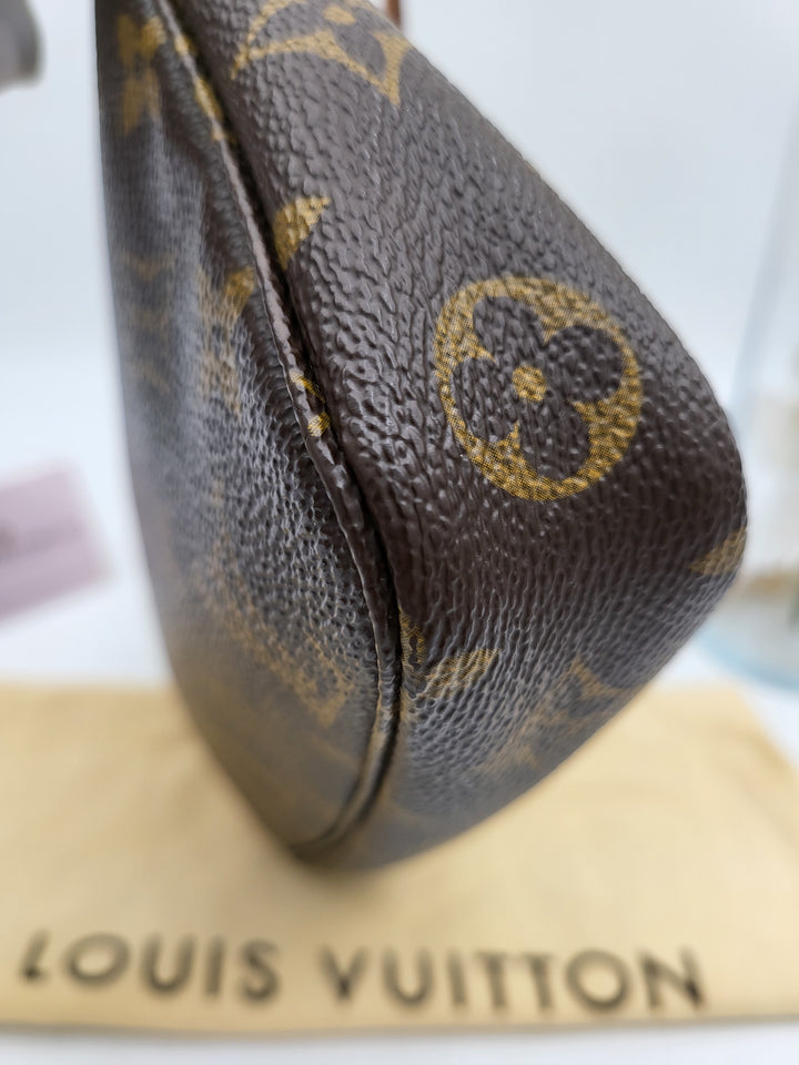 LOUIS VUITTON POCHETTE ACCESSORIES MONOGRAM