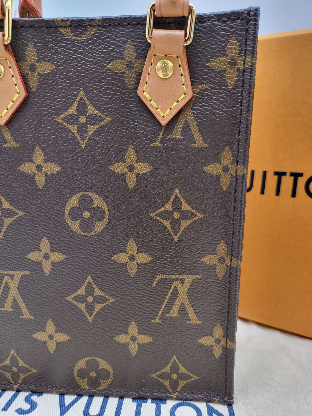 LOUIS VUITTON SAC PLAT MONOGRAM