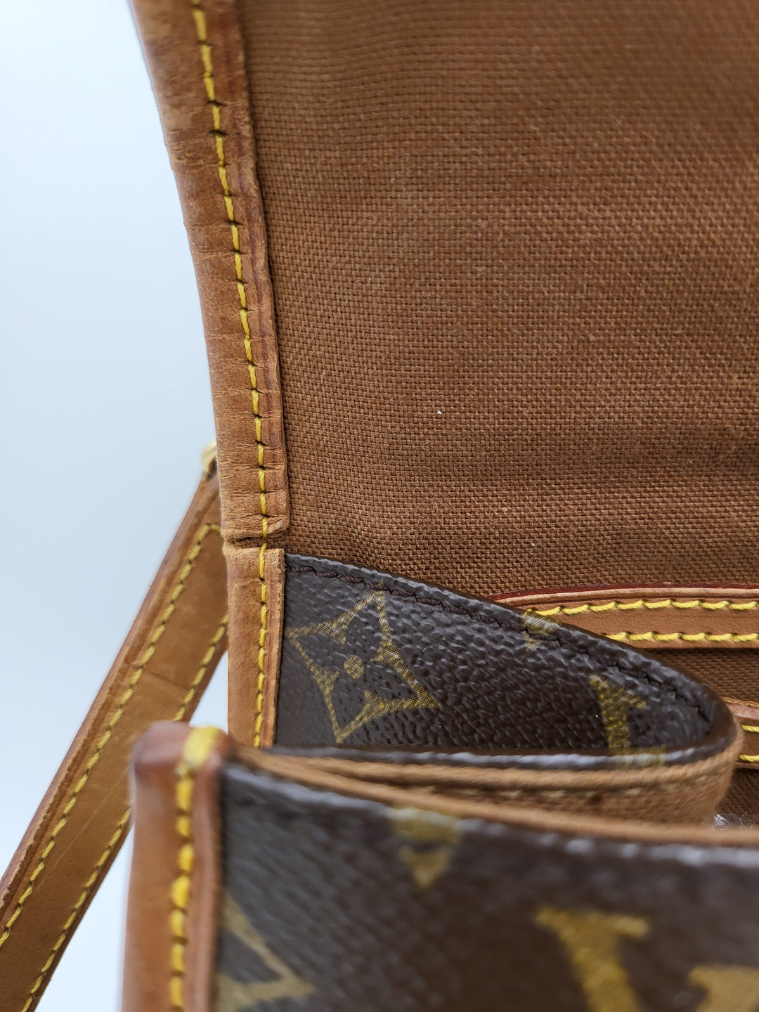 LOUIS VUITTON  BELL AIR MONOGRAM
