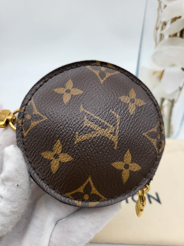 LOUIS VUITTON MULTI POCHETTE