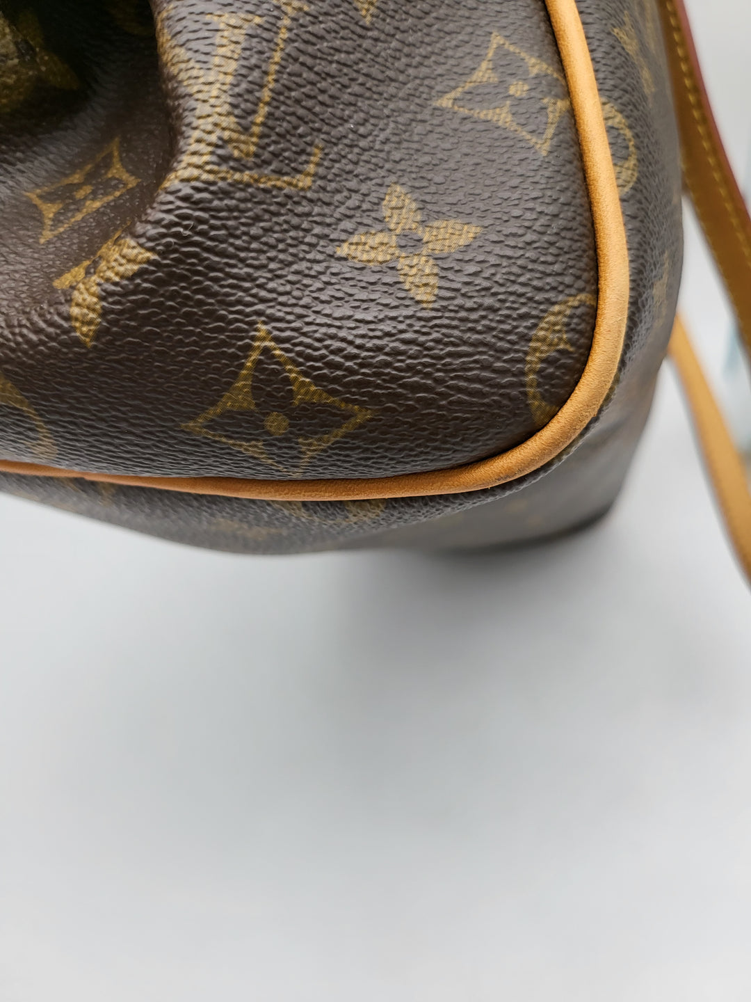 LOUIS VUITTON MONTROGUEIL PM