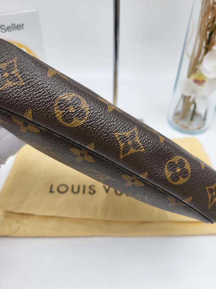 LOUIS VUITTON POCHETTE ACCESSORIES MONOGRAM