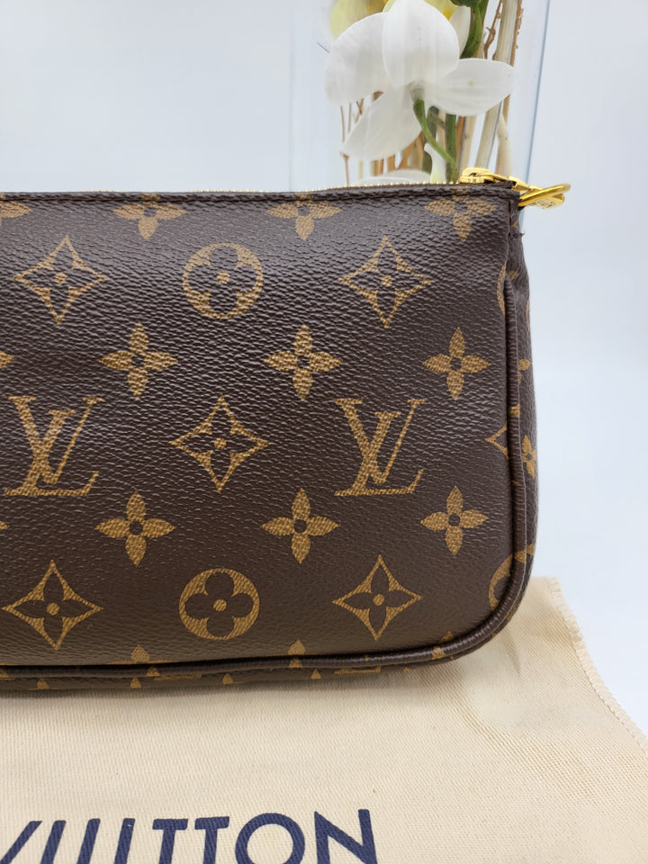 LOUIS VUITTON MULTI POCHETTE