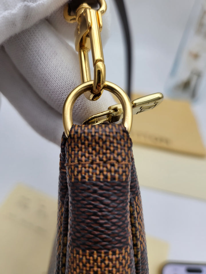 LOUIS VUITTON POCHETTE ACCESSORIES DAMIER