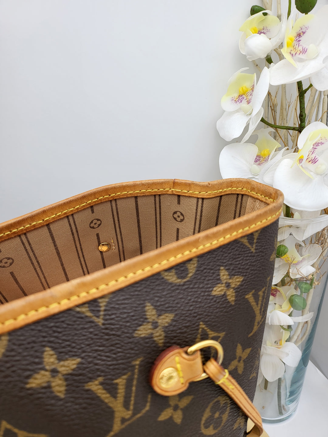 LOUIS VUITTON GM MONOGRAM