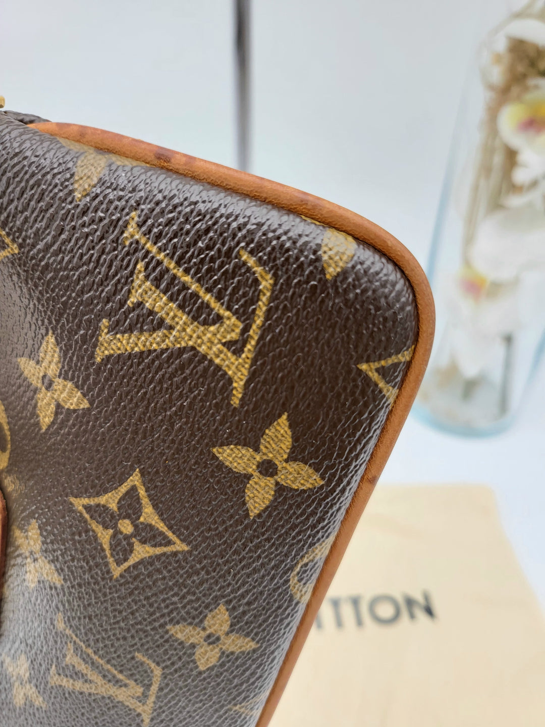LOUIS VUITTON MILLA MM POCHETTE MONOGRAM