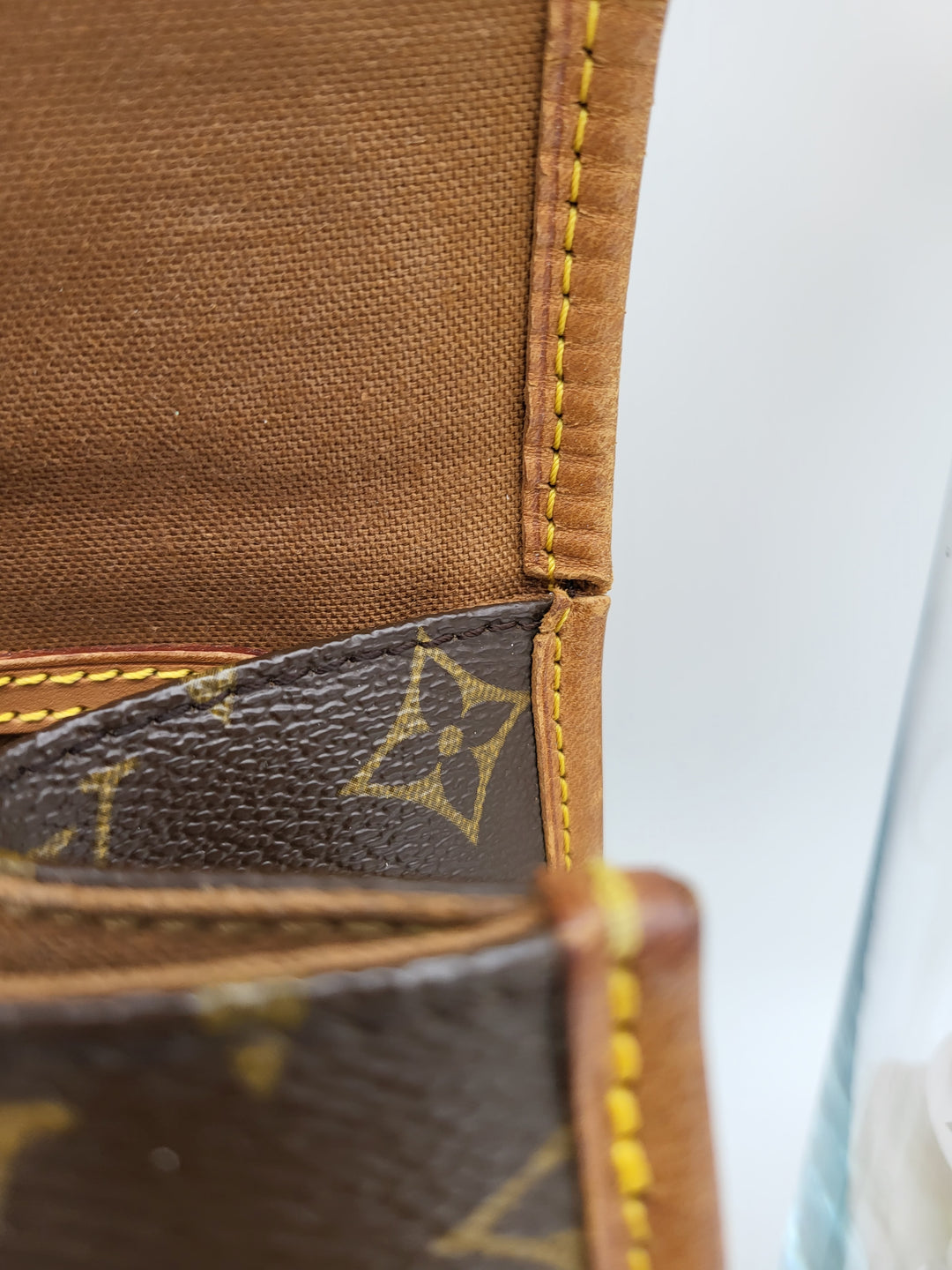 LOUIS VUITTON  BELL AIR MONOGRAM