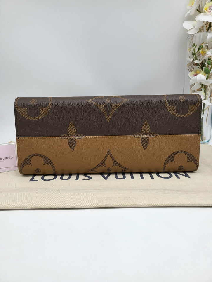 LOUIS VUITTON ON THE GO MM REVERSED